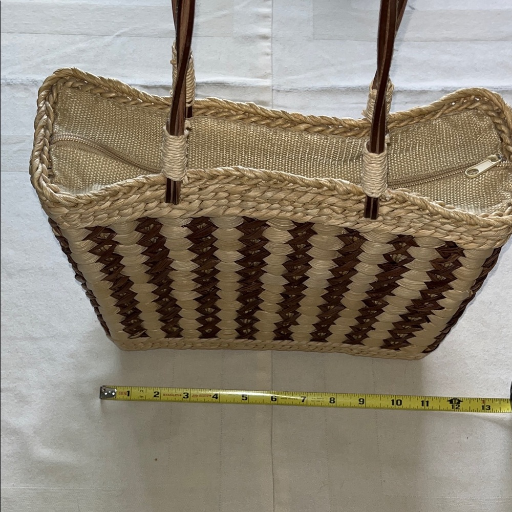 Chic Woven Tote Bag - Tan and Cream - Picture 7 of 8